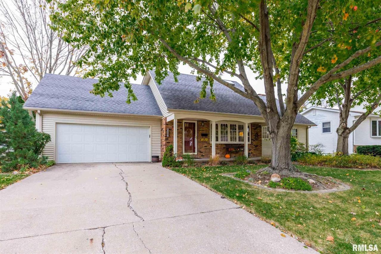 3201 36 1/2 Ave., Rock Island, IL 61201