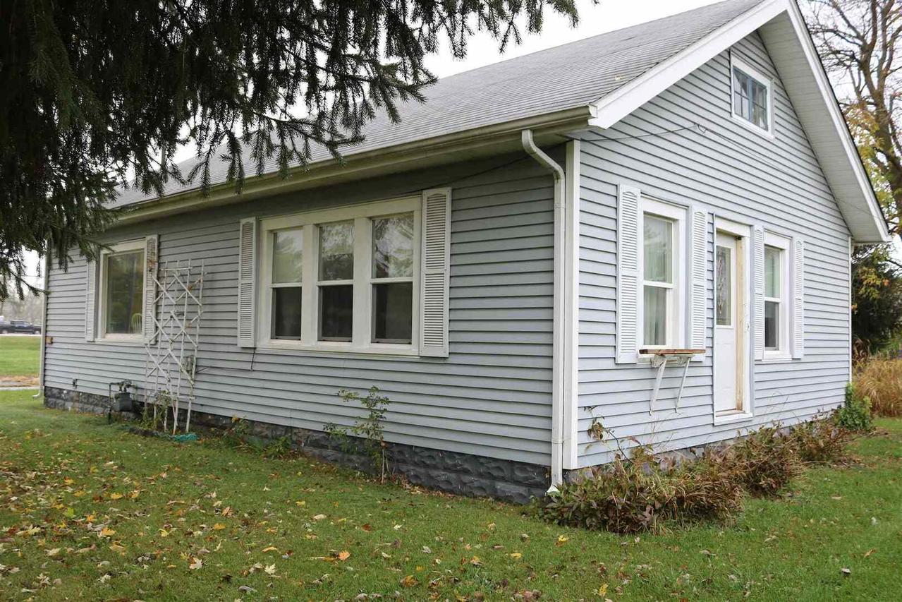 107 E 3rd St., Coal Valley, IL 61240