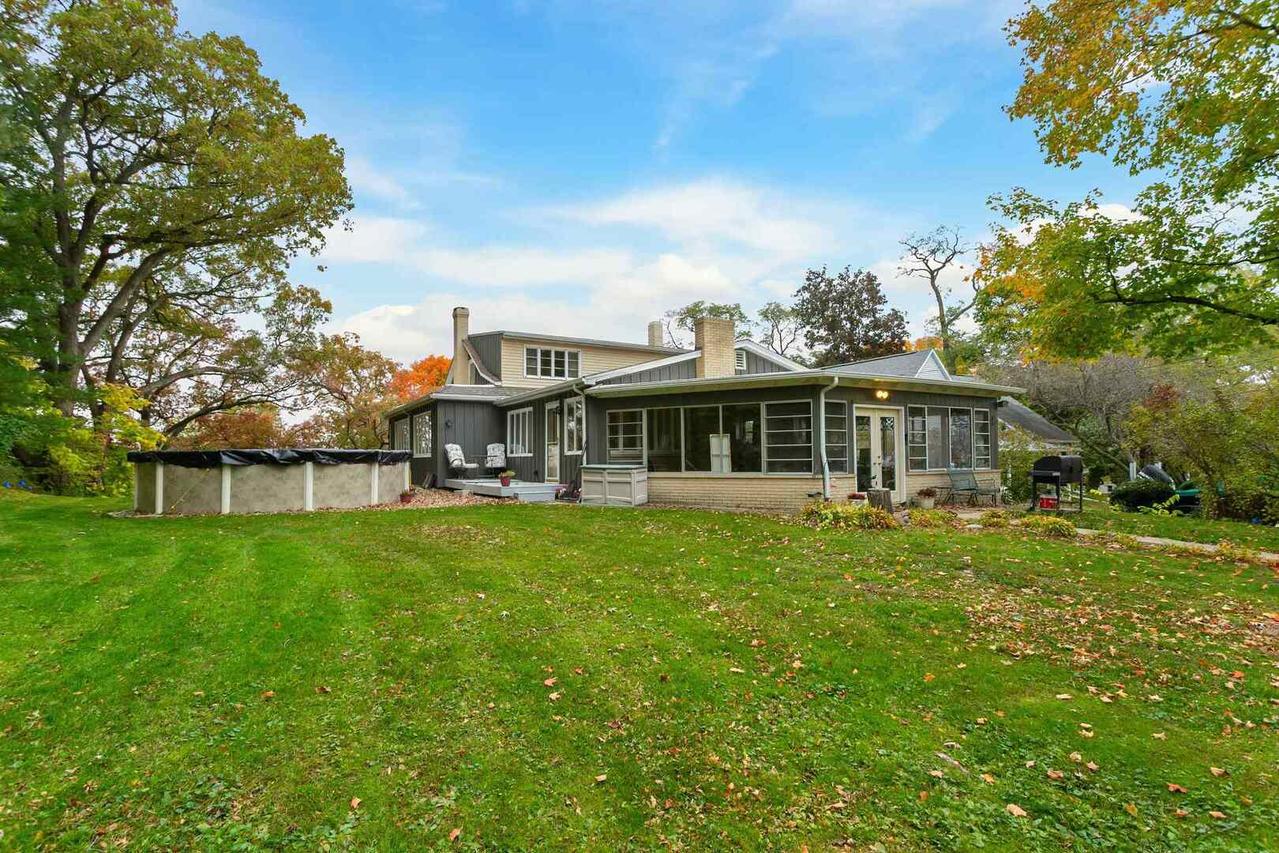 111 Bluff St., Port Byron, IL 61275