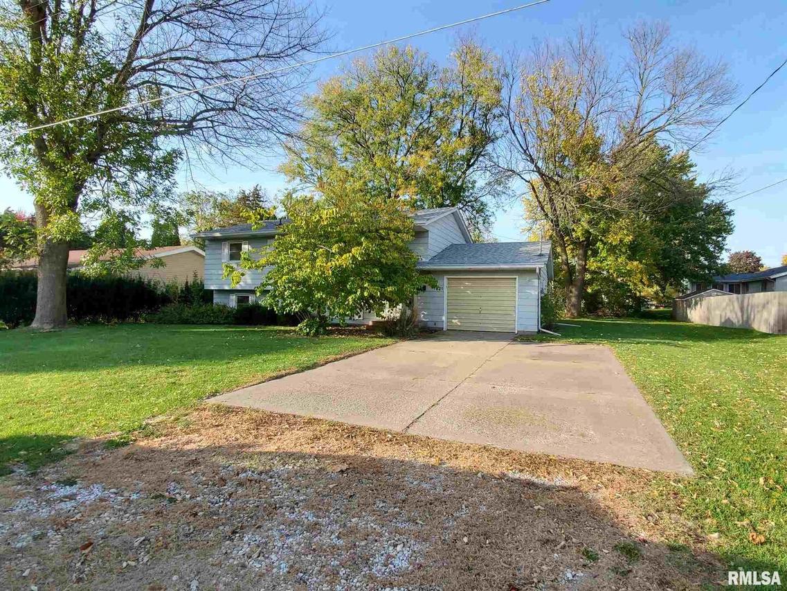 621 E Locust St., Geneseo, IL 61254