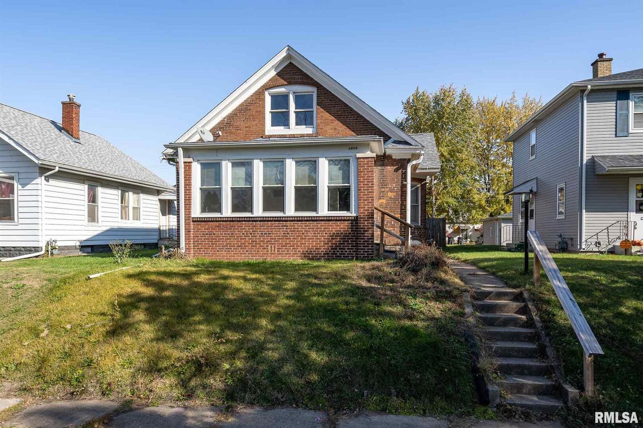 1915 10th St., Rock Island, IL 61201