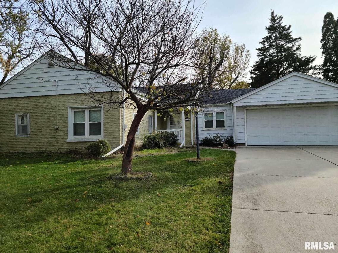3710 33rd Ave., Moline, IL 61265