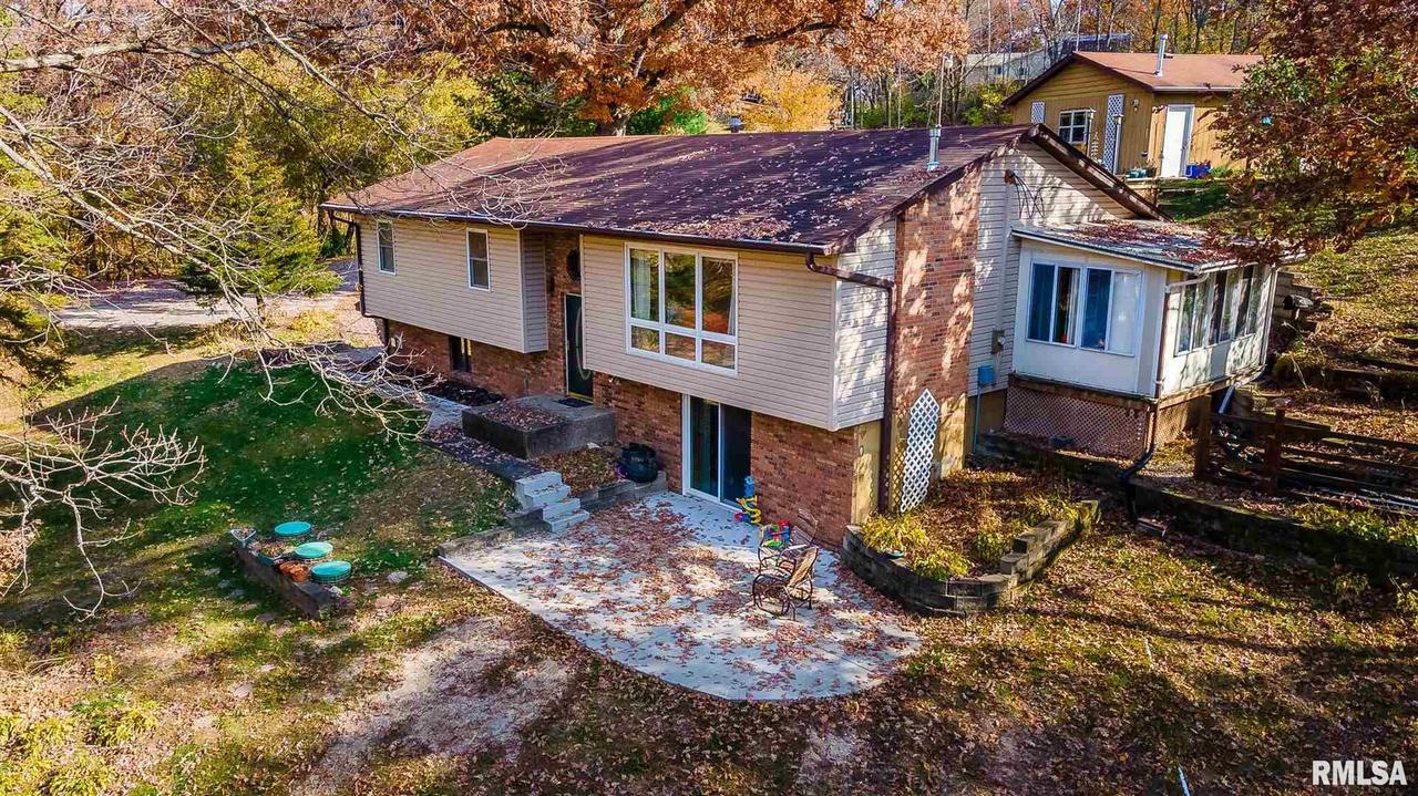 9455 Rock River View, Colona, IL 61241