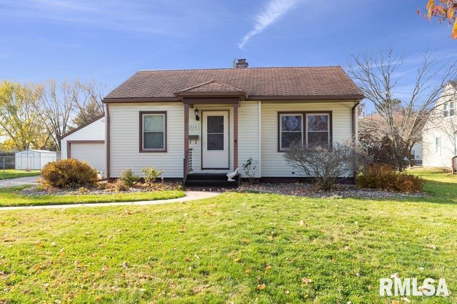 2910 42nd St., Rock Island, IL 61201