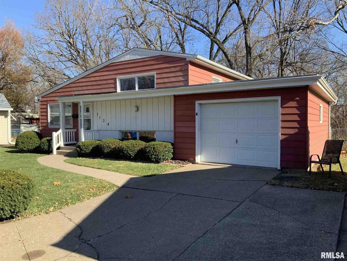 1134 52nd Street Ct., Moline, IL 61265