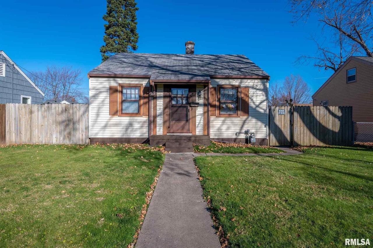 1513 Elm Ln., Moline, IL 61265