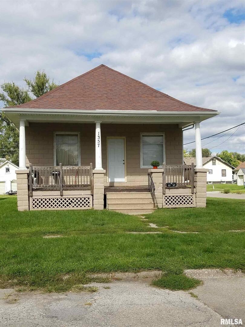 1357 10th Ave., East Moline, IL 61244