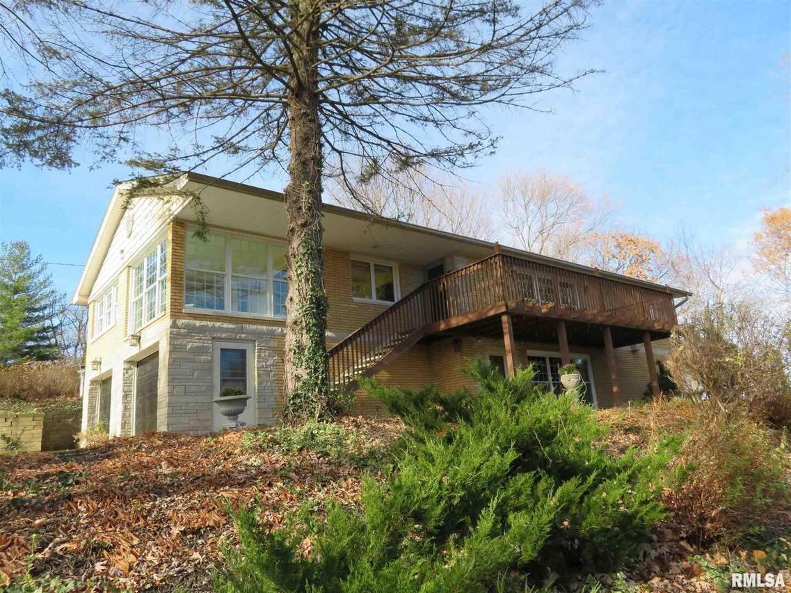 533 19th Ave., East Moline, IL 61244