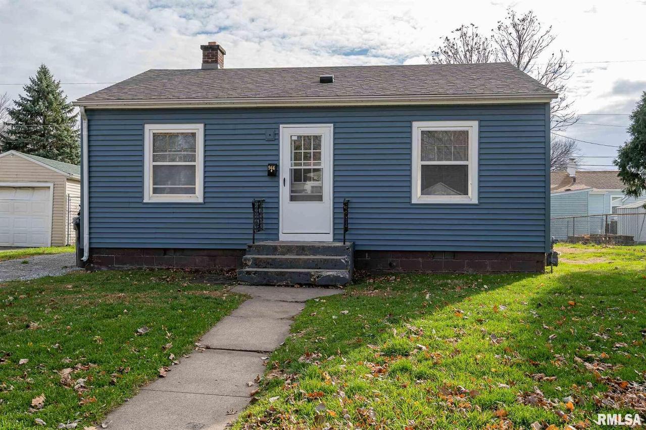 944 23rd Ave., Rock Island, IL 61201