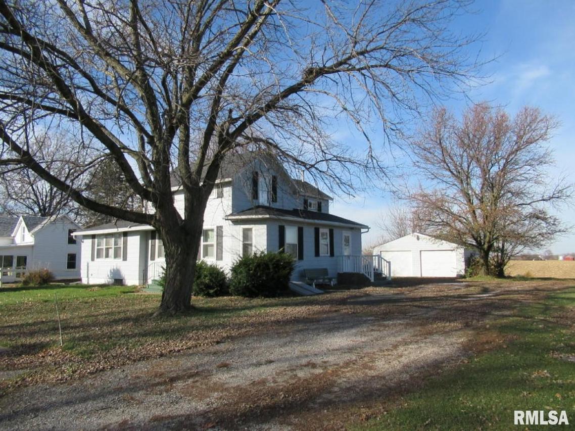 122 E Walnut St., New Windsor, IL 61465