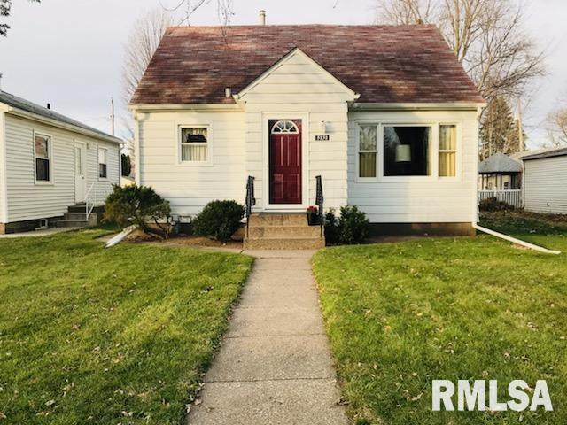 5131 8th Ave., Moline, IL 61265