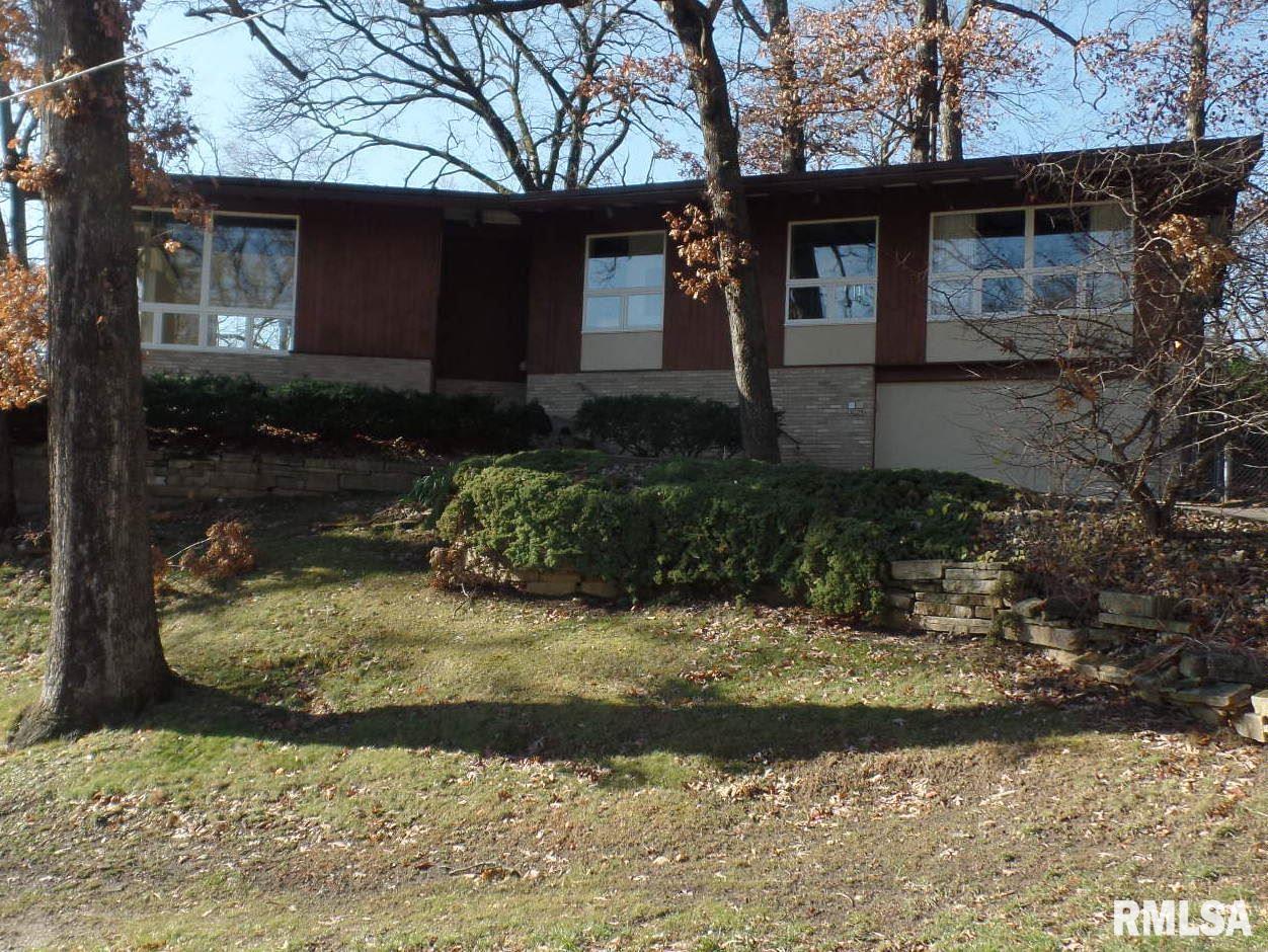 2025 11th Street Pl., East Moline, IL 61244