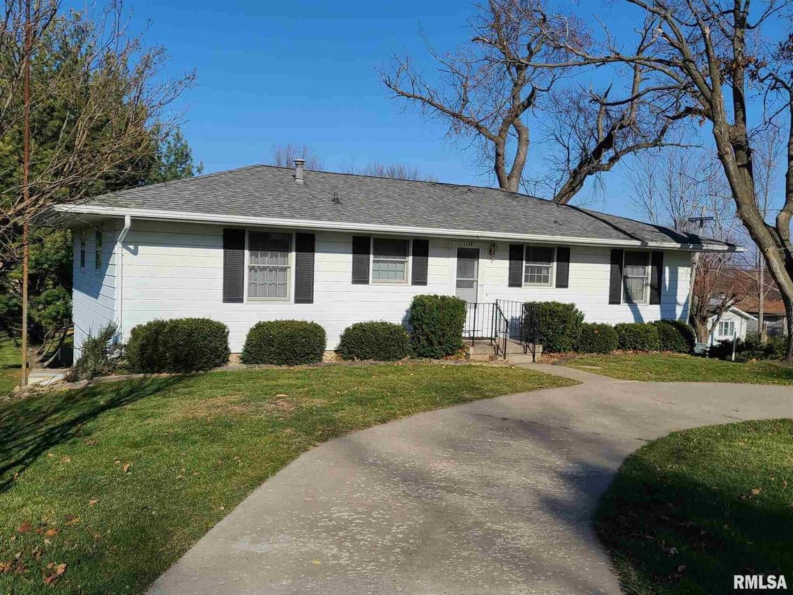 1129 1st Ave., Fulton, IL 61252