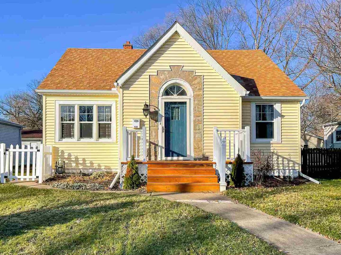 939 24th St., Moline, IL 61265