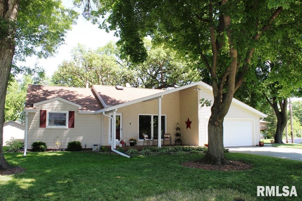 17 Crestview Dr., Coal Valley, IL 61240