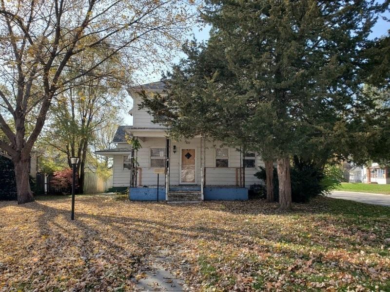 611 4th Ave., Sterling, IL 61081