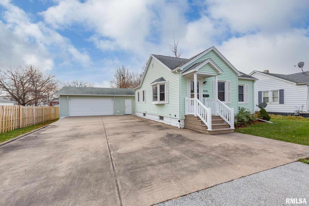 2630 37th Ave., Moline, IL 61265