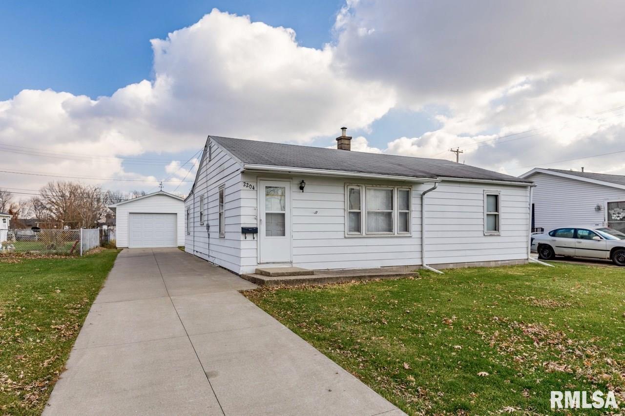 2204 46th St., Moline, IL 61265