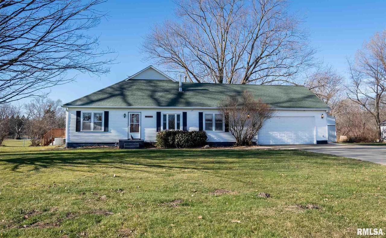 20467 Glenwood Rd., Coal Valley, IL 61240