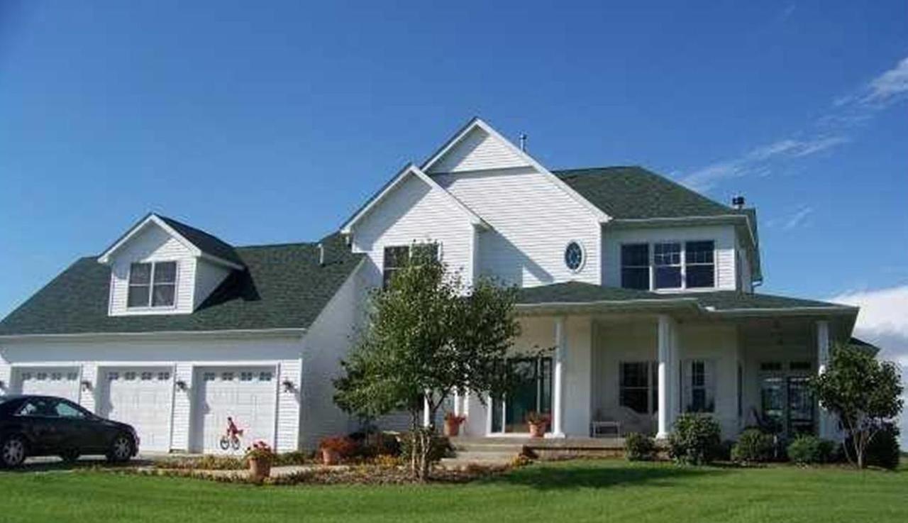 3203 148th Ave., Milan, IL 61264