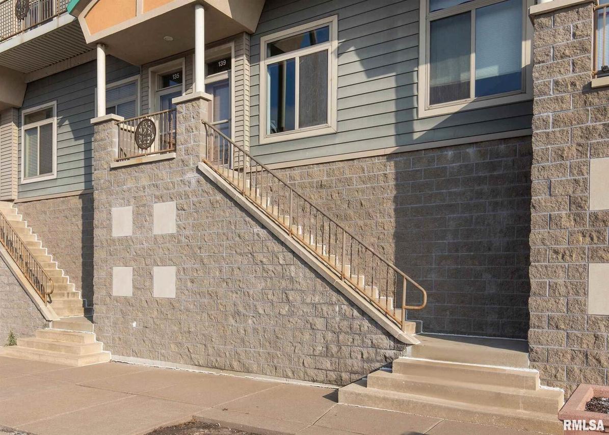 139 16th St., Rock Island, IL 61201