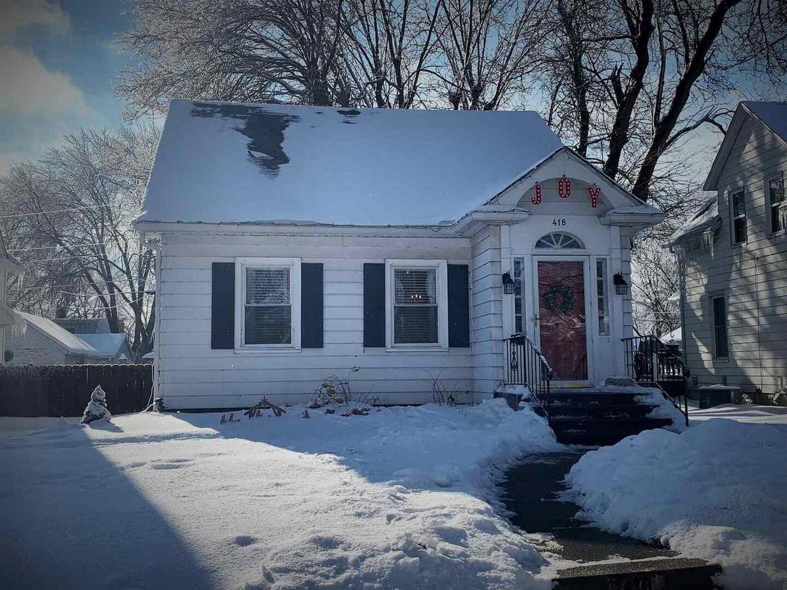 418 27th Ave., Moline, IL 61265