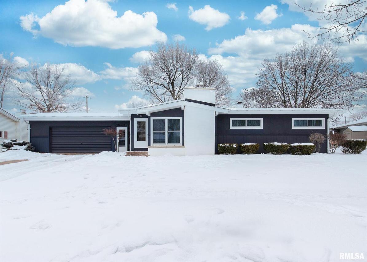 1828 38th St., Moline, IL 61265