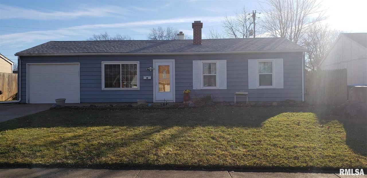 916 35th Ave., East Moline, IL 61244