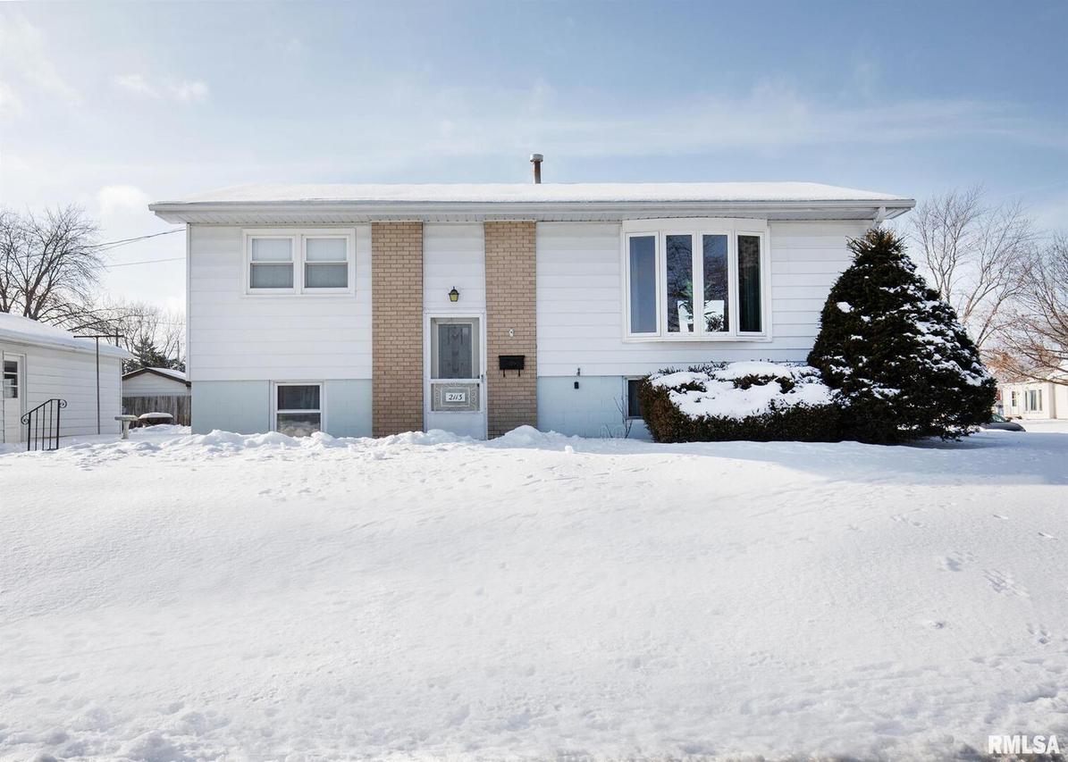 2113 46th St., Moline, IL 61265