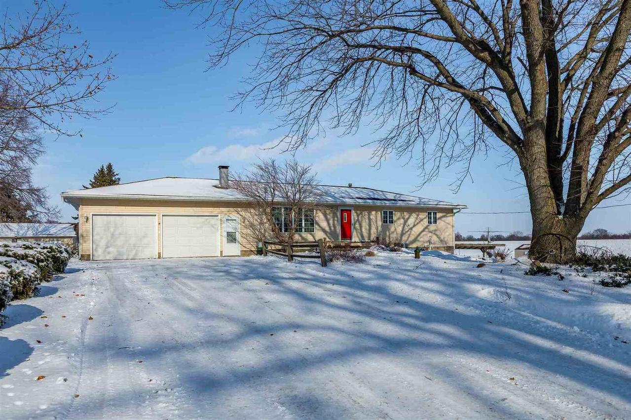 3108 Camp Creek Rd., Sherrard, IL 61281