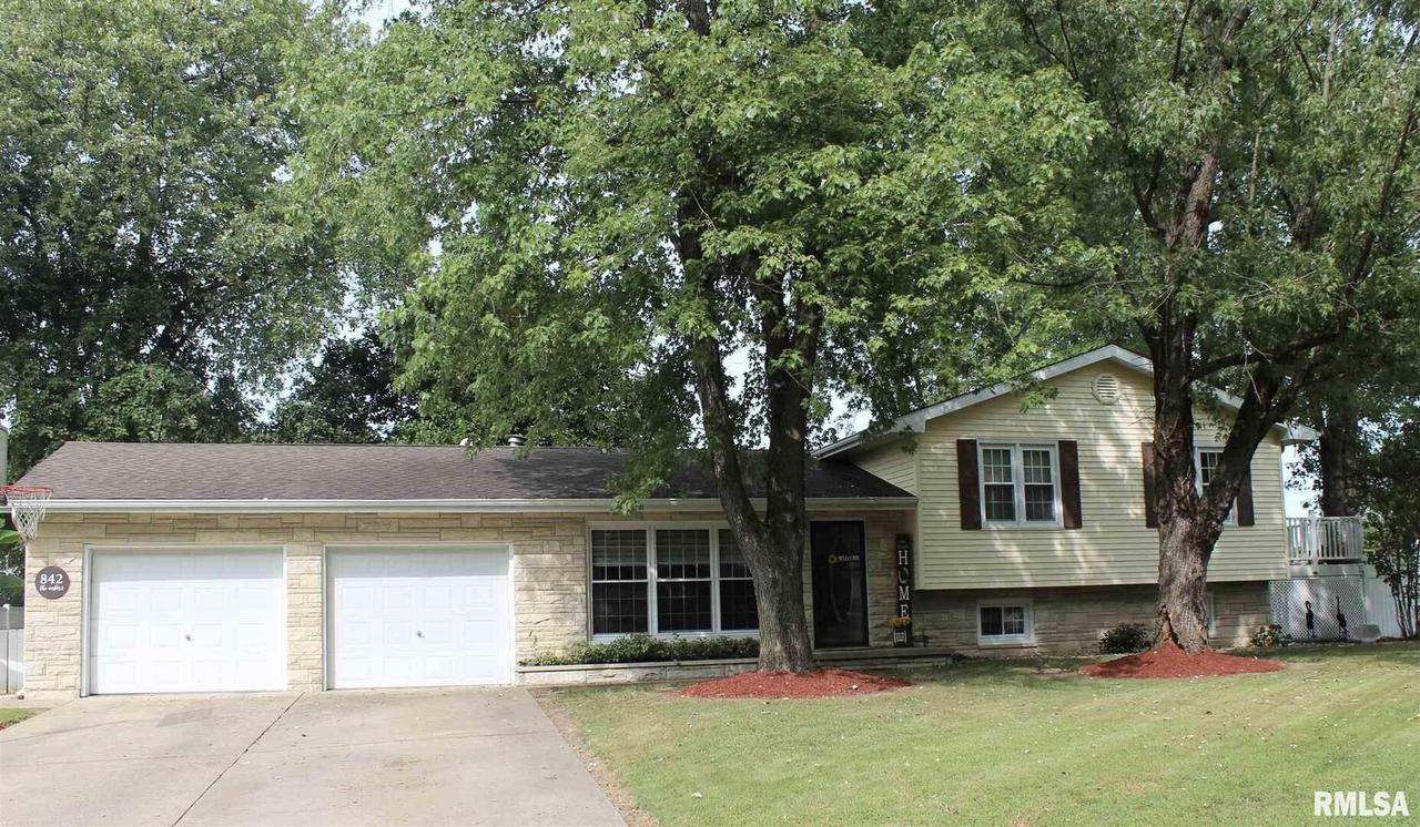 842 Bellview Pl., Herrin, IL 62948