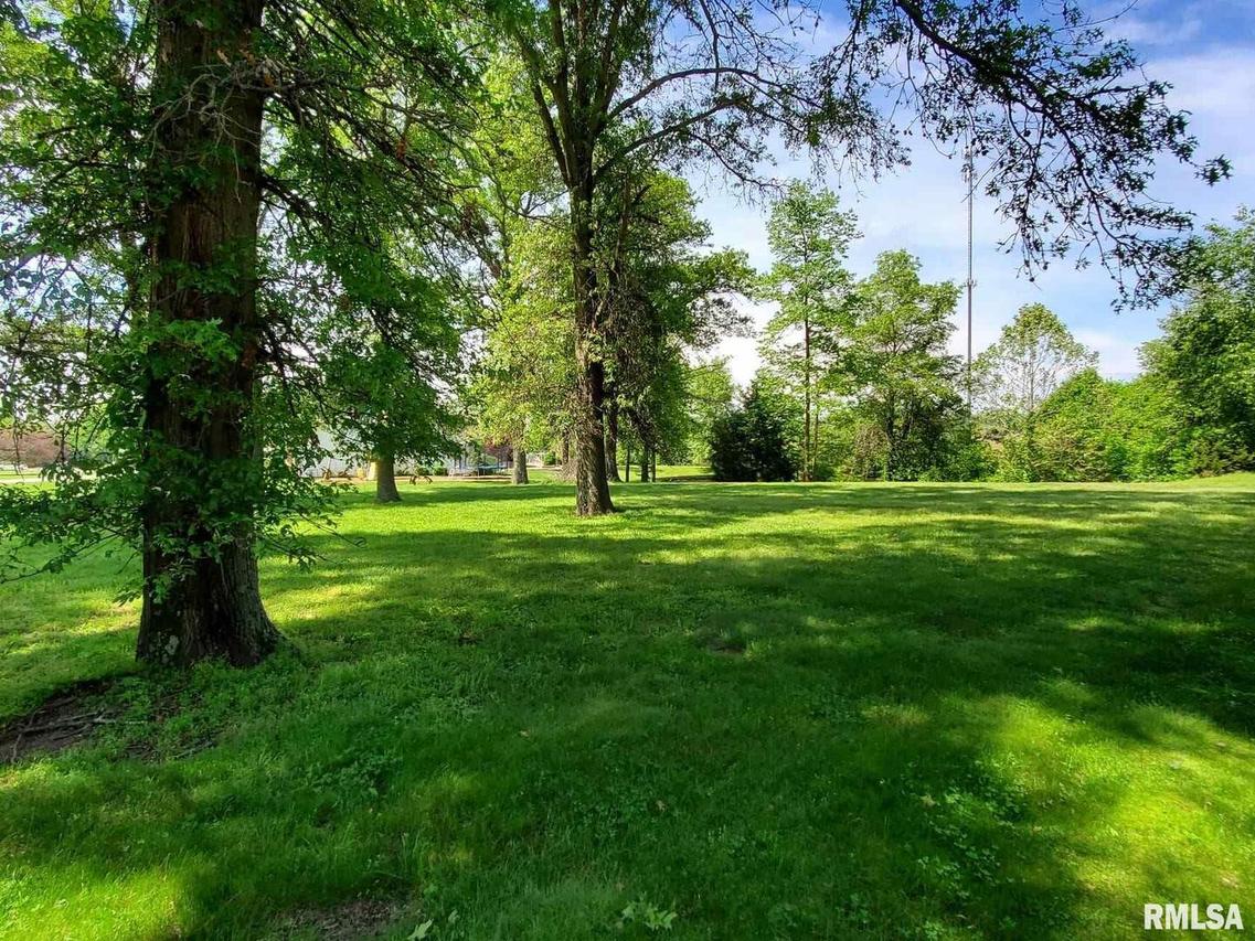 0000 Solitude St., Duquoin, IL 62832