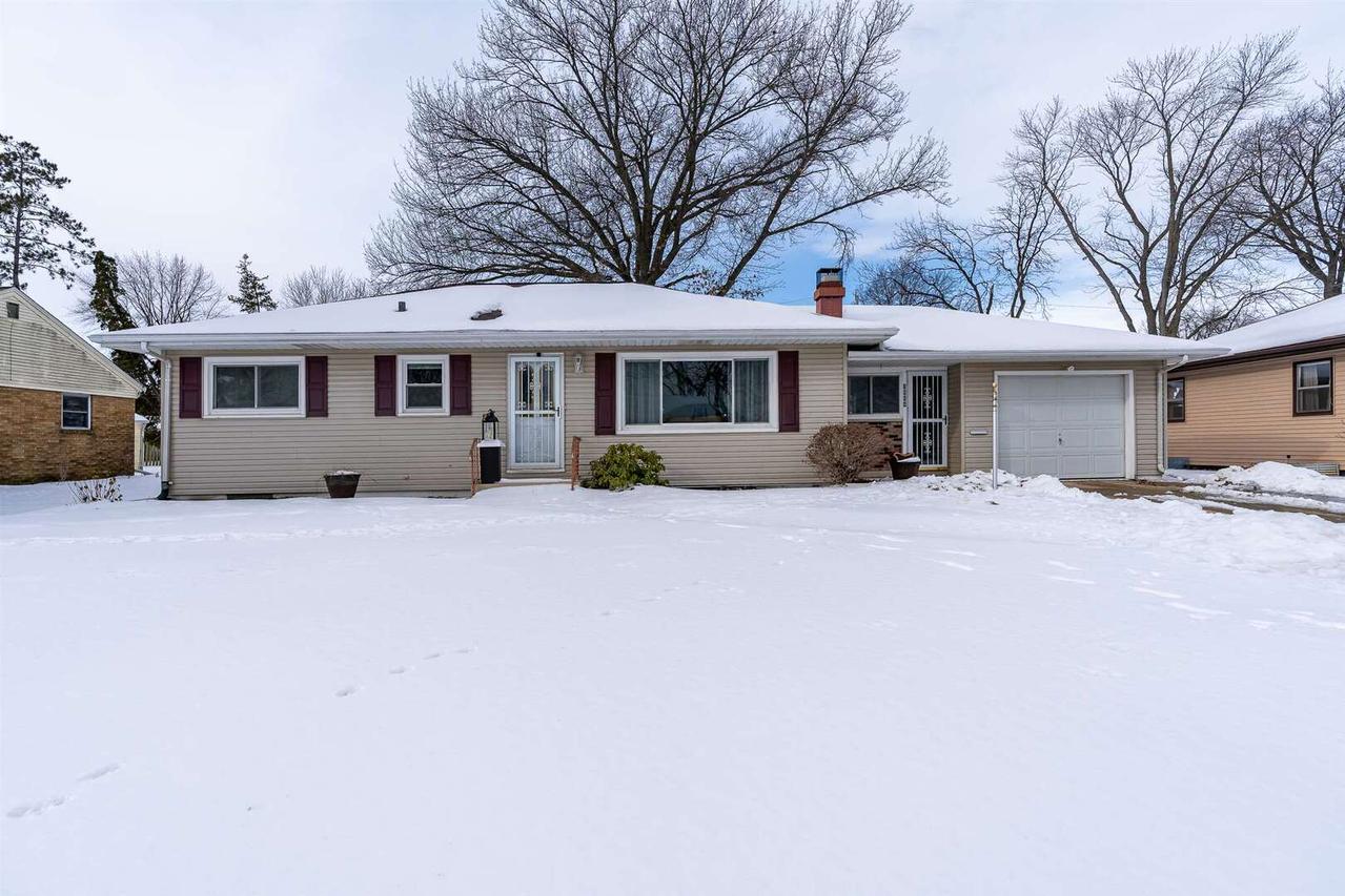 3904 35th St., Rock Island, IL 61201