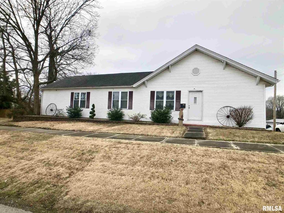 1321 State St., Eldorado, IL 62930