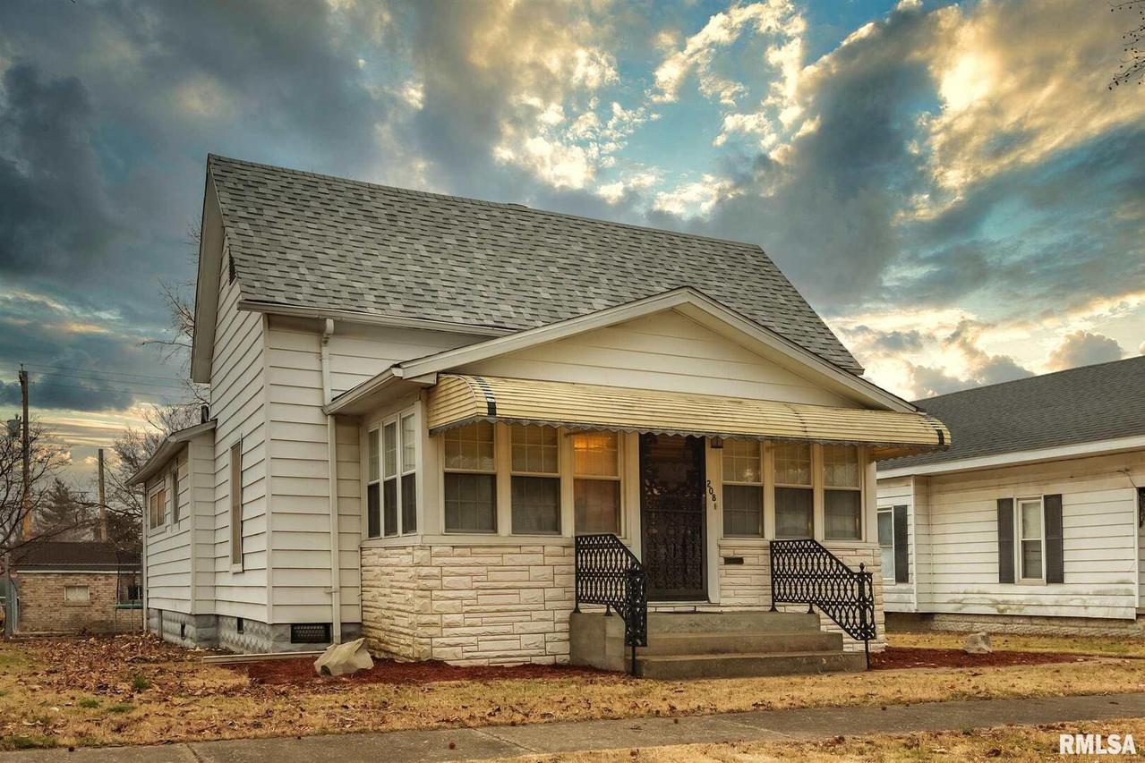 208 N 21st St., Herrin, IL 62948