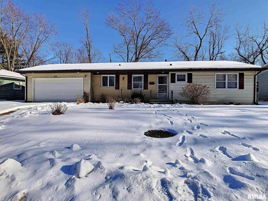 2534 4th St. #A, East Moline, IL 61244