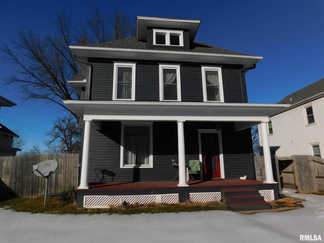 2521 6th Ave., Moline, IL 61265