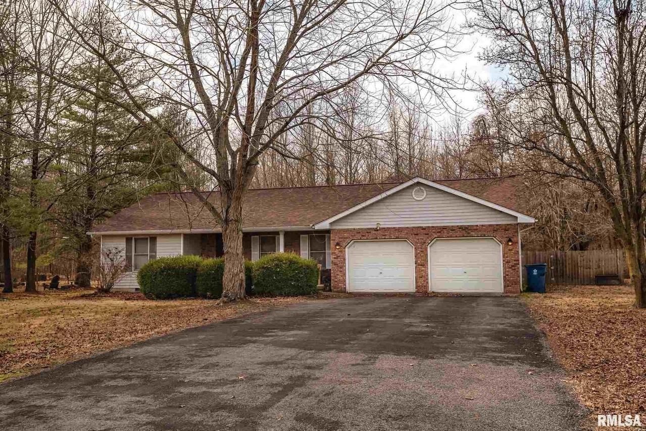 301 Prairie Rd., Carterville, IL 62918