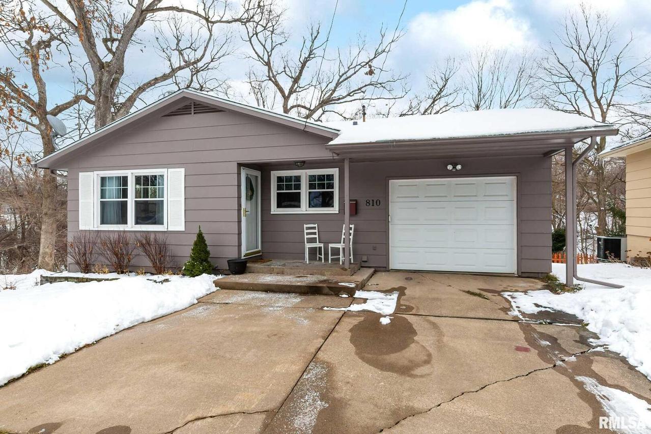 810 54th St. #B, Moline, IL 61265