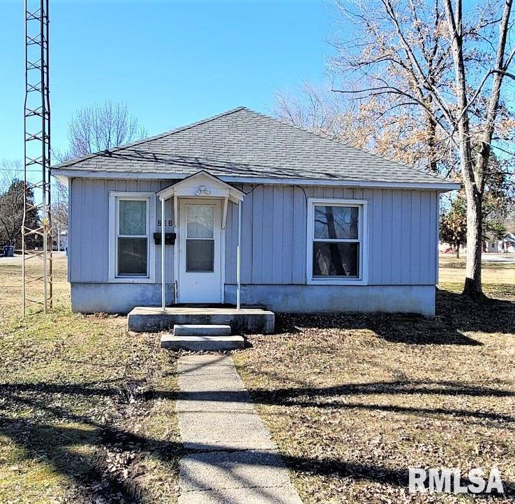 203 S Brown St., Benton, IL 62812