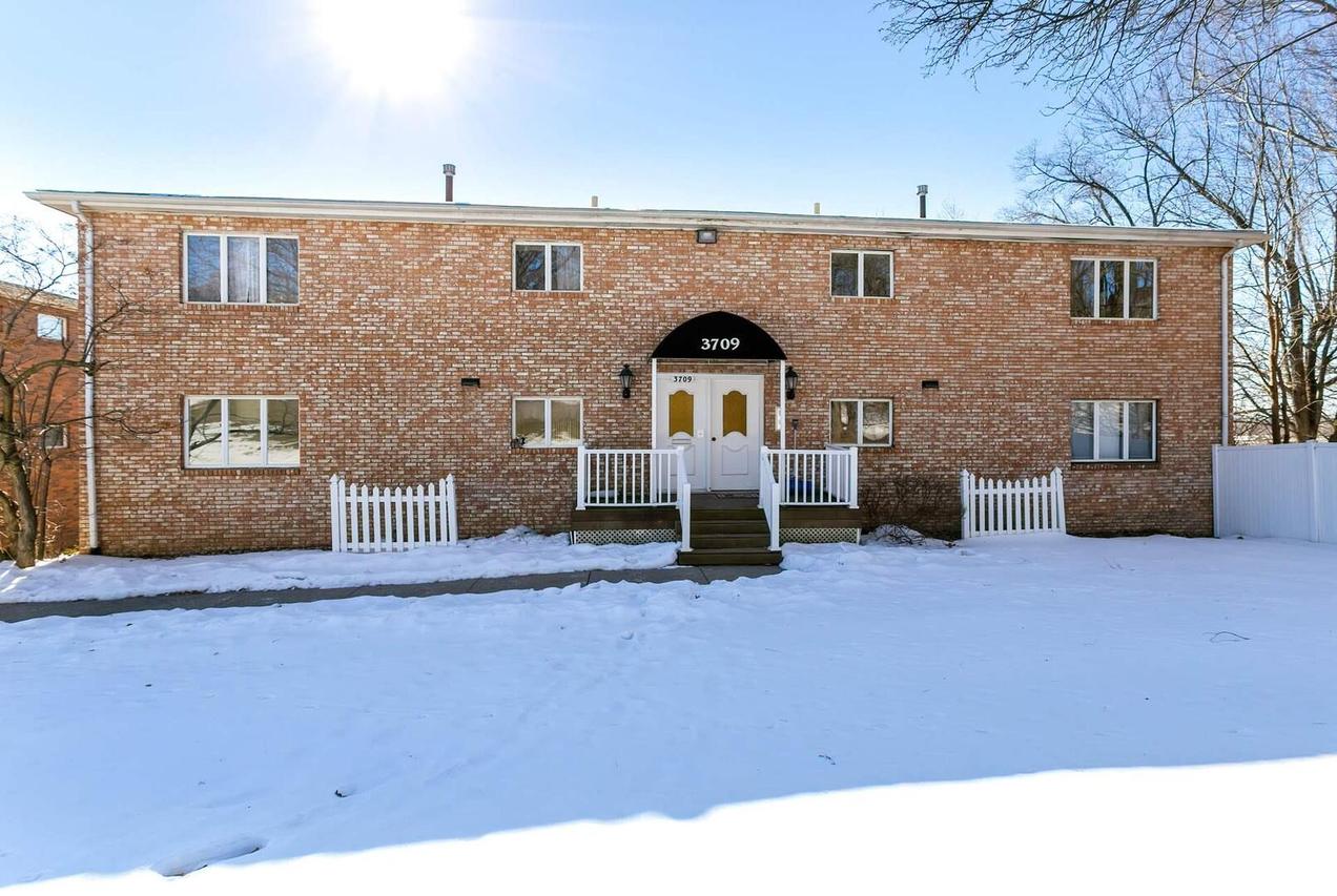 3709 35th St., Moline, IL 61265