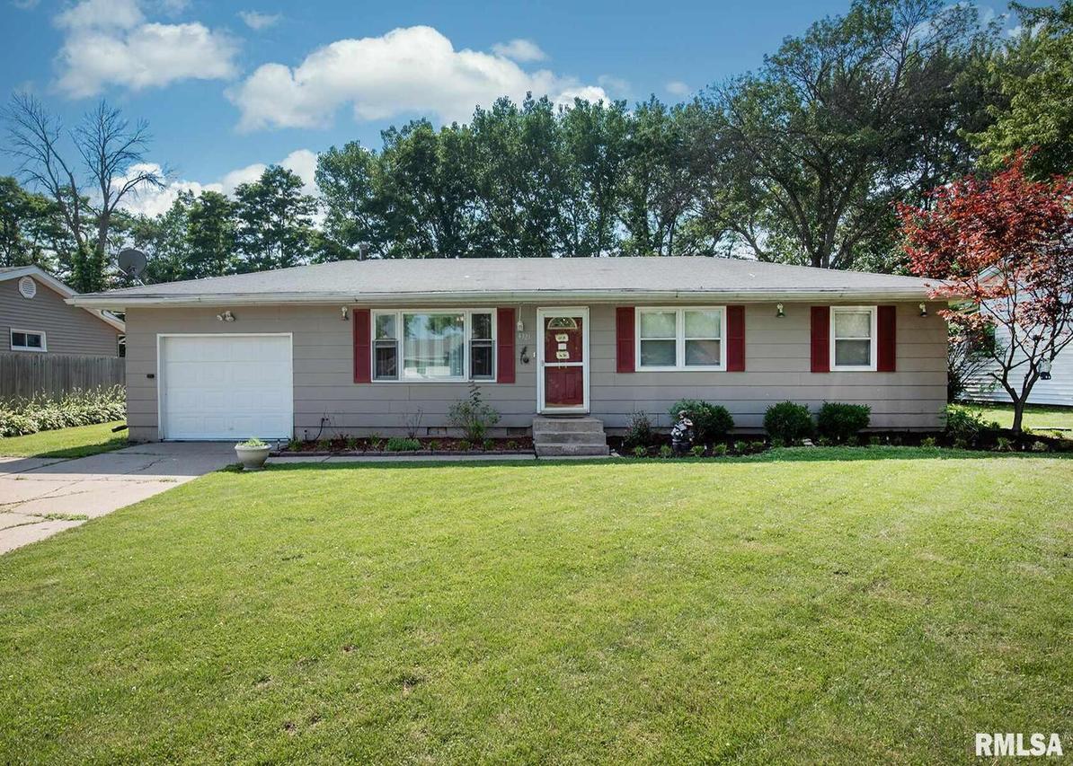 4321 11th St. #A, Moline, IL 61265