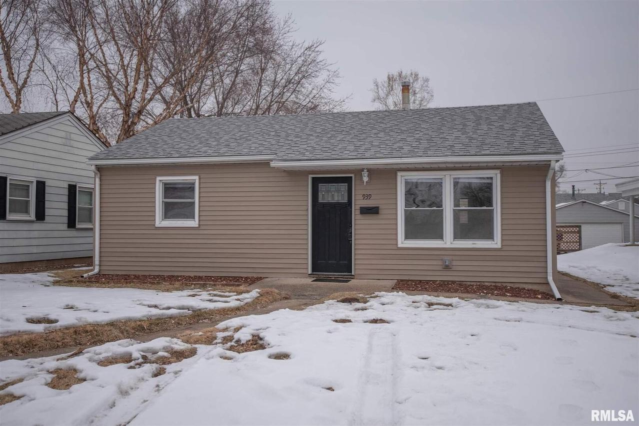 939 43rd Ave., Rock Island, IL 61201