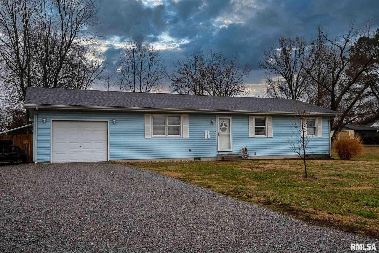 1503 Trout Ave., Johnston City, IL 62951