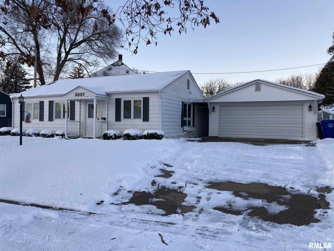 3807 10th Avenue Pl., Moline, IL 61265