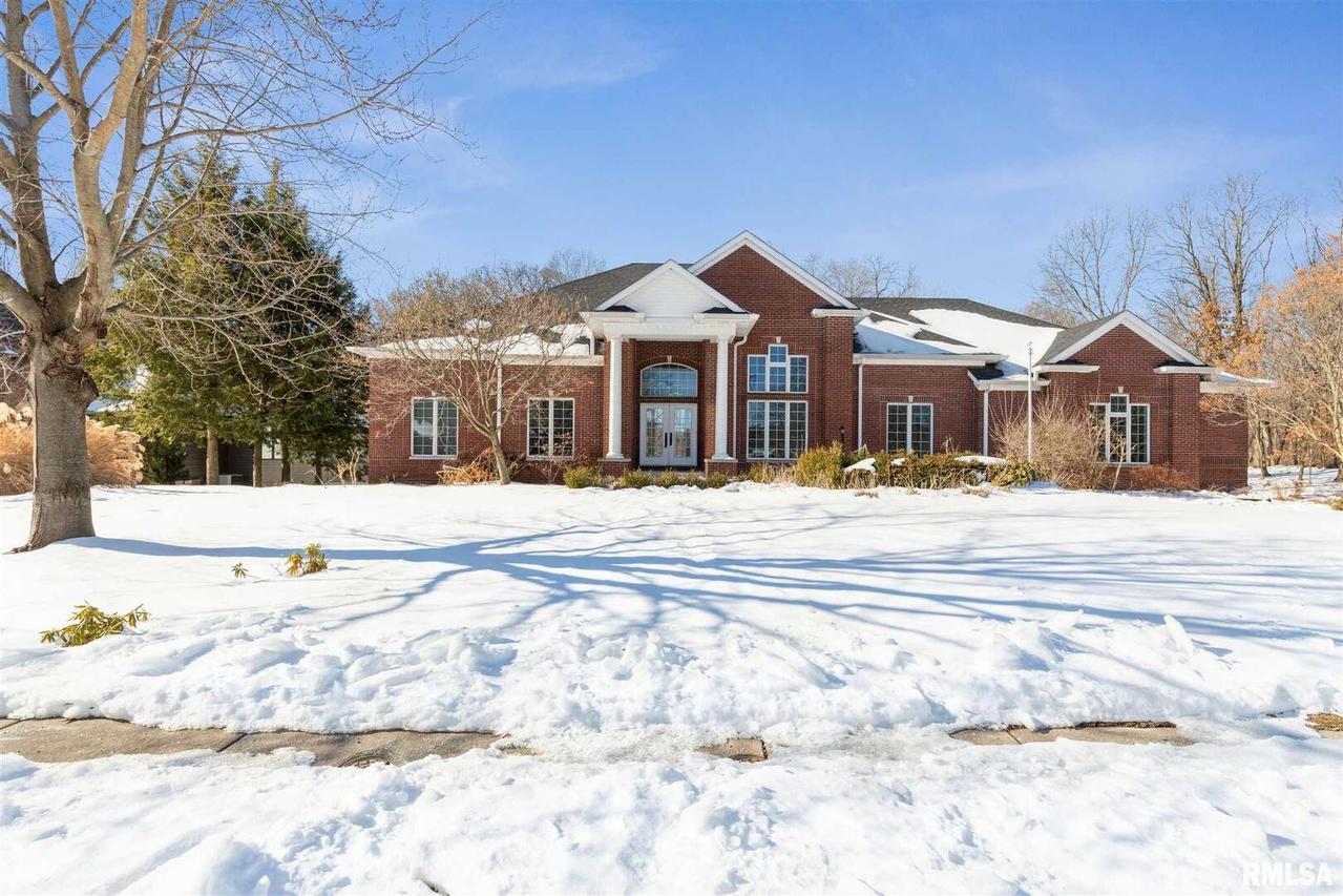 4477 6th Street Ct., East Moline, IL 61244