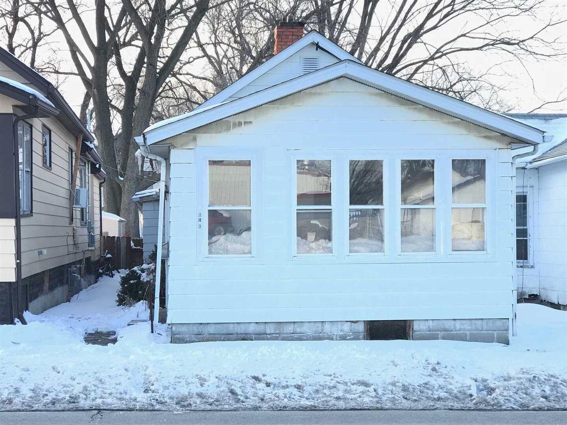 616 24th St., Rock Island, IL 61201