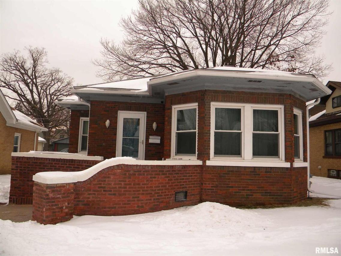 2415 21st Ave., Rock Island, IL 61201