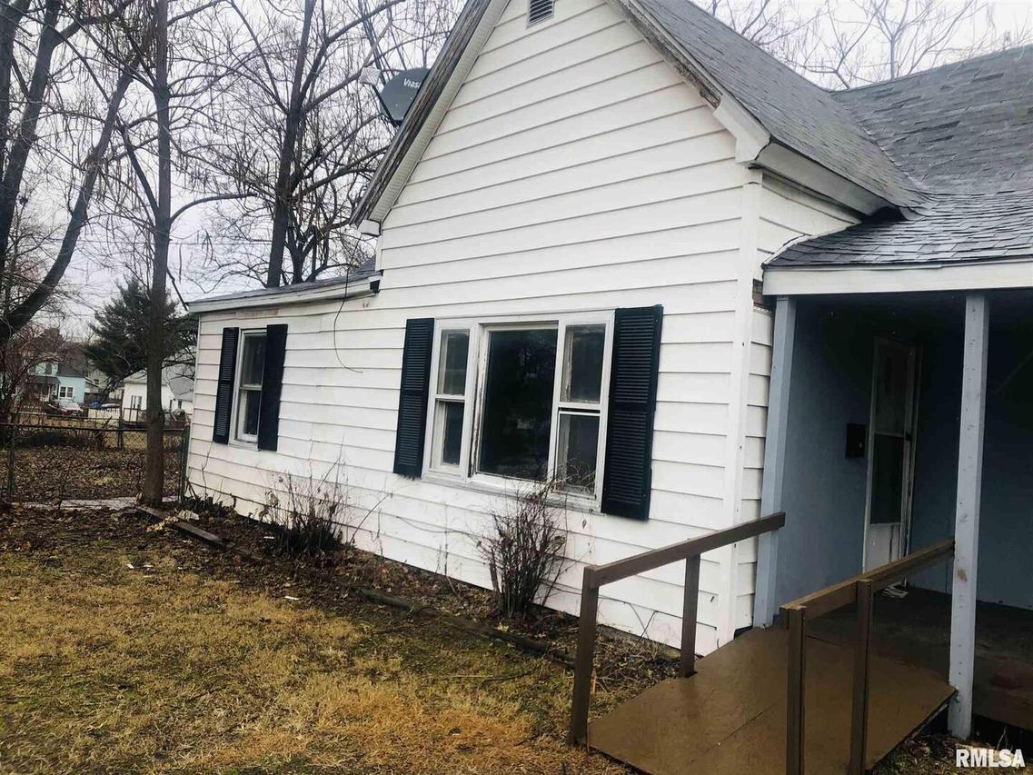 321 S 16th St., Herrin, IL 62948