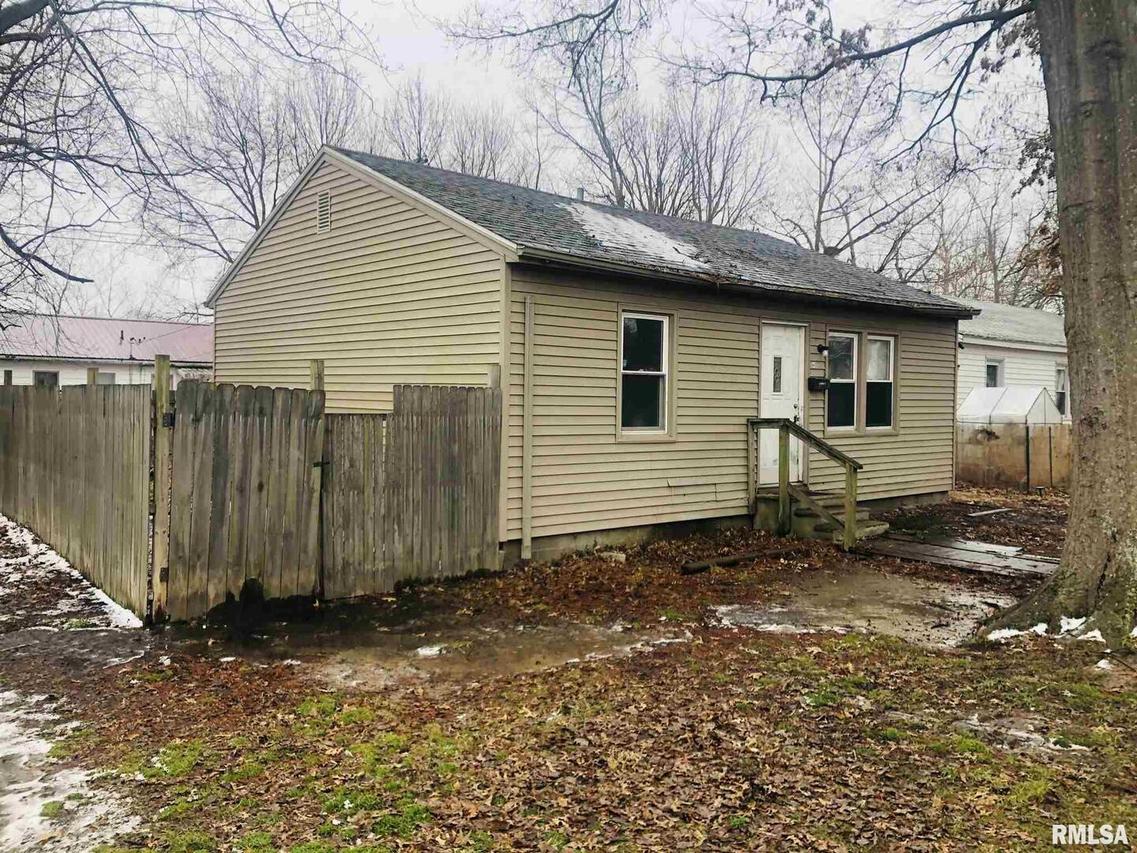 2 B Ct., Herrin, IL 62948